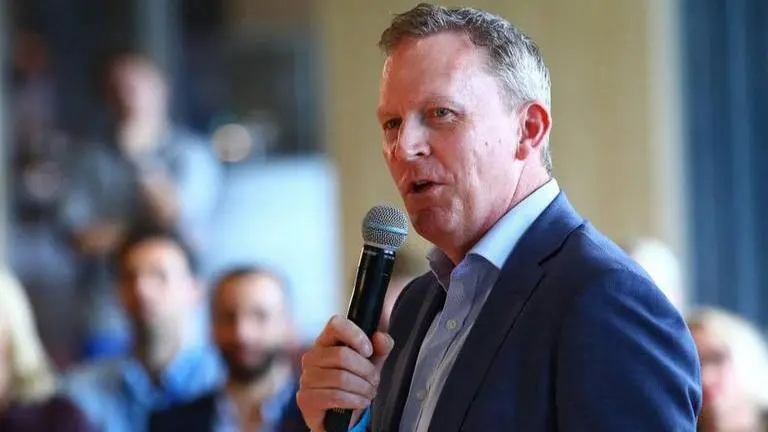 Cricket Australia finding temporary jobs for laid off staff at supermarket Cricket Australia