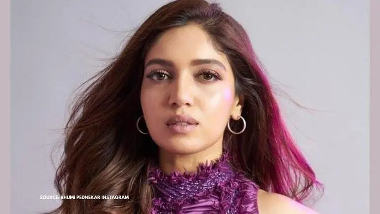 Bhumi Pednekar resumes work, feels 'Kudiyon ka hai Zamana' while traveling; see bhumi pednekar