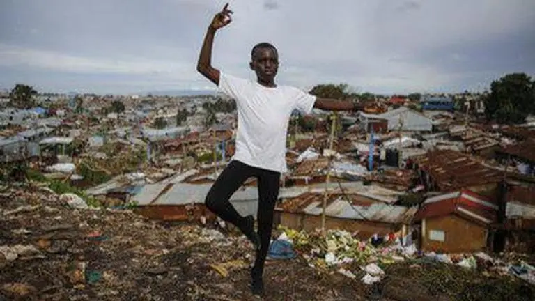 Kenyan ballet student struggles in slum with no remote class