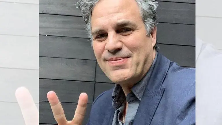 Mark Ruffalo's acceptance speech at Golden Globes 2021 gets crashed by his kids Mark Ruffalo