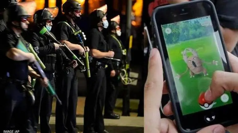 US: Two Los Angeles officers ignore robbery call to play Pokémon Go, fired from duty US