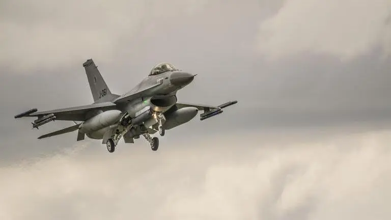 US F-16 fighter jet shoots down airborne object flying over Michigan airspace