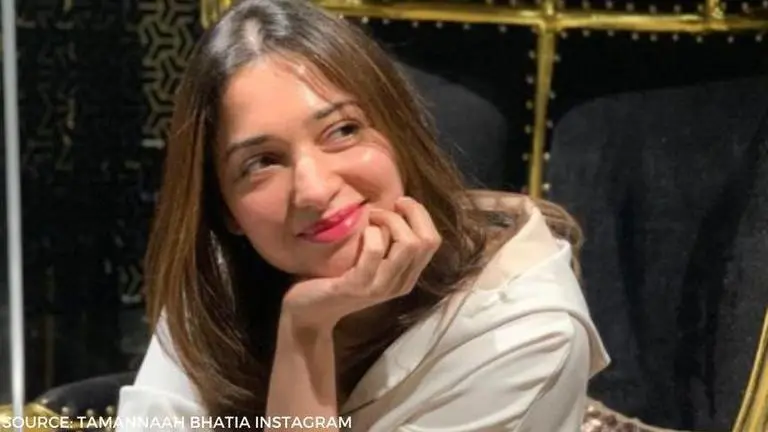 'Bangalore’s dreamy weather' got Tamannaah Bhatia singing THIS Bollywood song; Watch Tamannaah Bhatia