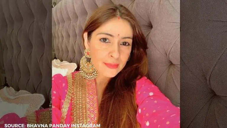 Ananya Panday surprises mother Bhavana Panday with a thoughtful and amazing present Ananya Panday