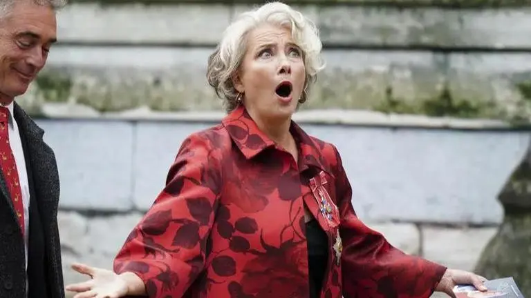 King Charles coronation: Crowds grow outside palace to witness the historic event UK