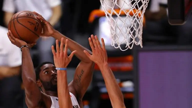 Barnes leads Kings to another win over Pelicans, 112-106