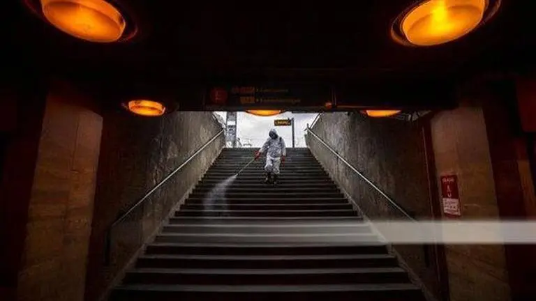 Budapest streets empty, full virus lockdown begins