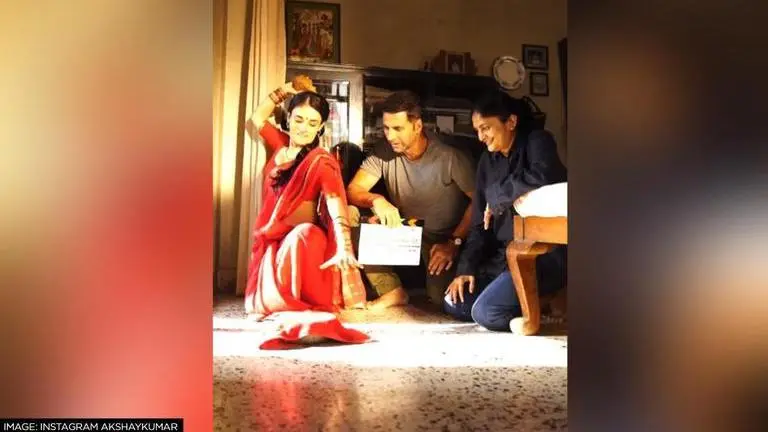 Akshay Kumar, Radhika Madan kickstart Suriya-starrer 'Soorarai Pottru' Hindi remake shoot Akshay Kumar