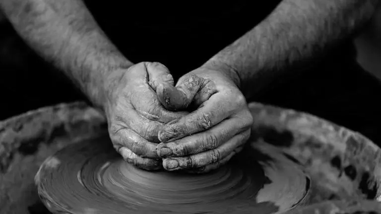 JK handicrafts dept ropes in 'Kral Koor' to help revive pottery in Kashmir valley