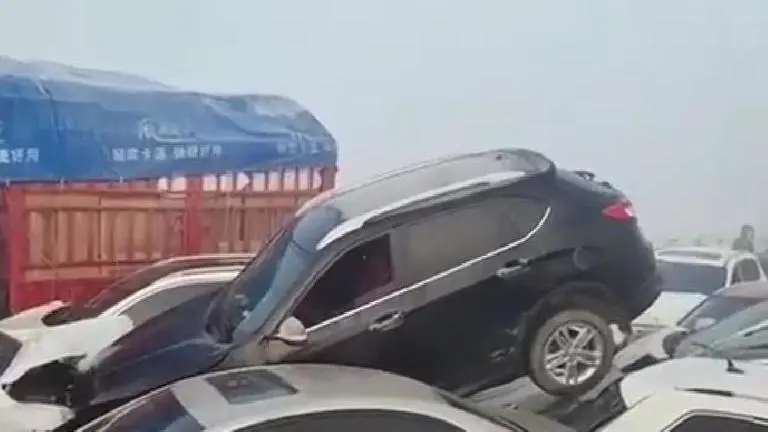 One dead after over 200 cars crash amid fog on a bridge in China's Zhengzhou: Report China