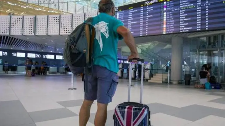 Thousands of EU citizens may lose legal status to live in UK EU