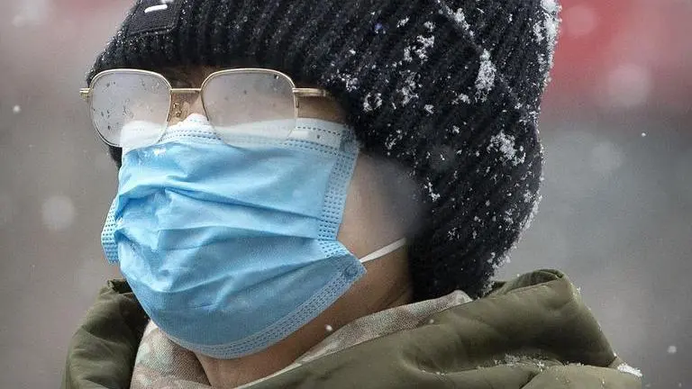 Donald Trump at Health Institute as virus deaths in US rise to 9