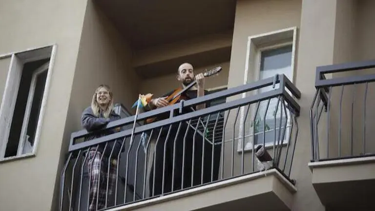 In times of coronavirus, tuning in to tune out anxiety Coronavirus