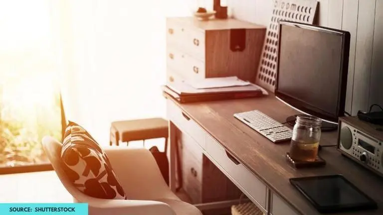 How high should a desk be for typing & what type of chair you must have for wfh Check here How high should a desk be for typing