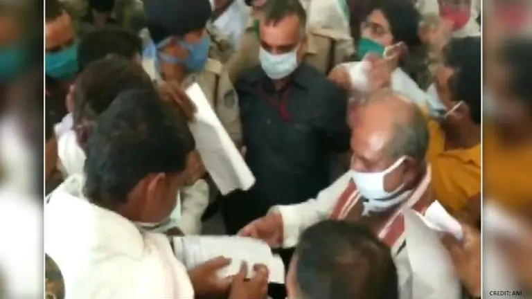 Union Minister Tomar flouts social distancing norms in MP; attends event amid lockdown Union Minister