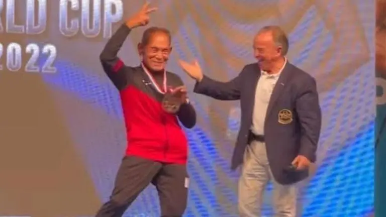 86-year-old Japanese man registers stunning bodybuilding record for his ailing wife Toshisuke Kanazawa