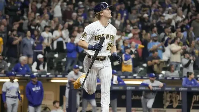 MLB Scores: Joey Wiemer's sacrifice fly in 9th lifts Brewers past Royals 4-3 Brewers vs Royals
