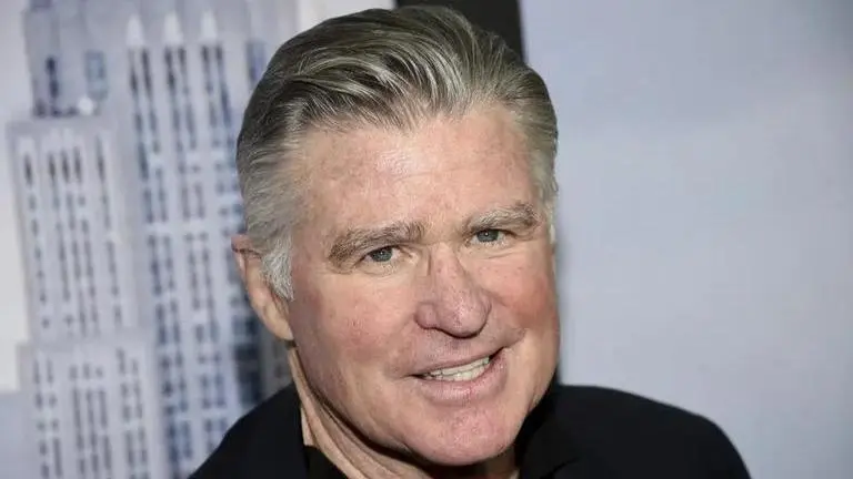 Everwood actor Treat Williams dies at 71 after Vermont motorcycle crash Actor Treat Williams