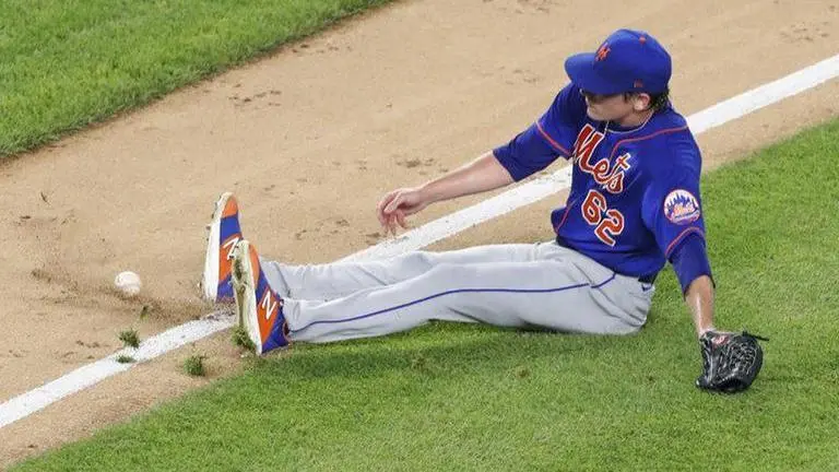 Hit or error? MLB official scorers work remotely thru virus