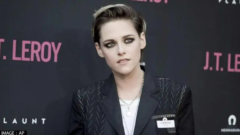Kristen Stewart on portraying Princess Diana in 'Spencer': 'I felt like I absorbed her' kristen stewart