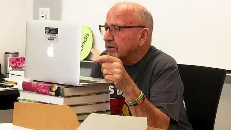 New Mexico: Some veteran teachers skip wave of pandemic-era retirements New Mexico: Some veteran teachers skip wave of pandemic-era retirements