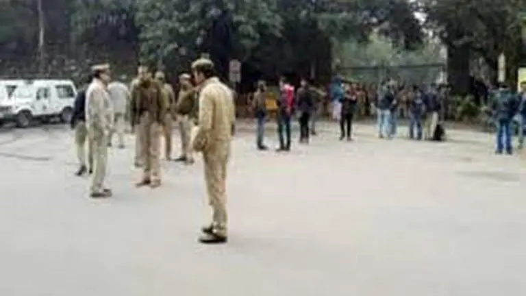 Heavy police deployment at Mandi House in view of anti-CAA protest call CAA