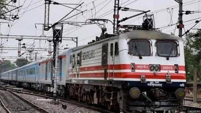Tirupati-Adilabad Krishna Express halts at Moulali station after hoax ...