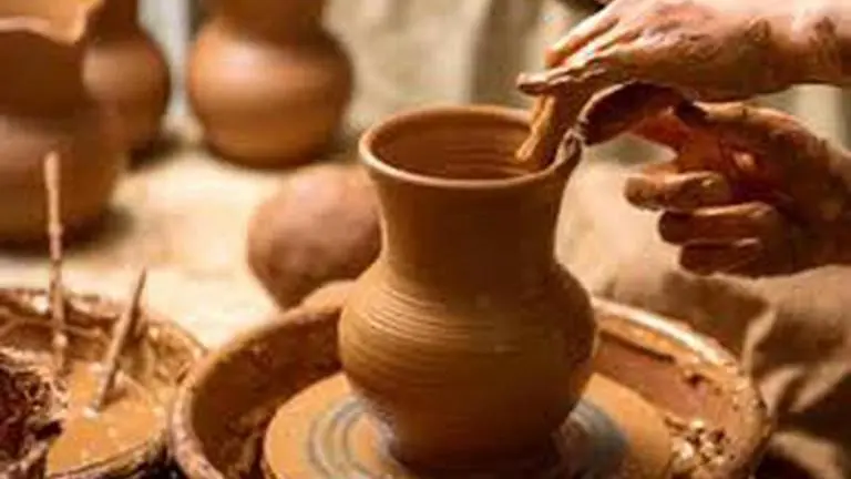 Inflation and cheap 'Chinese' lights mar Delhi potters' Diwali Diwali