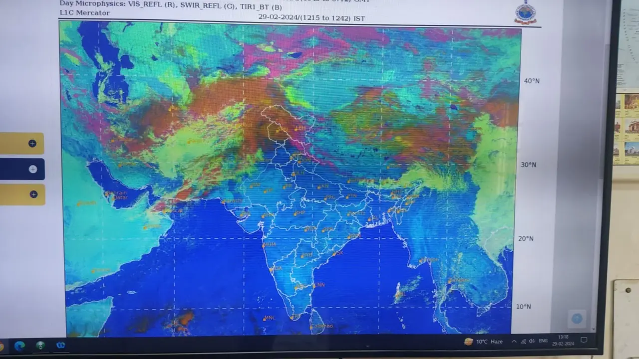 Emergency Weather Alert: Heavy Snowfall Predicted in Jammu and Kashmir From Today Heavy Snowfall predicted in Jammu and Kashmir in March