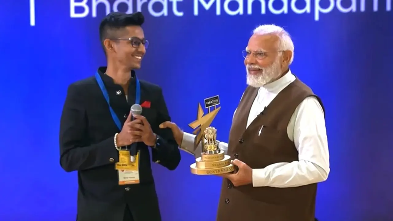 PM Modi calls for ‘Create in India’, asks content creators to go global PM Narendra Modi awards Malhar Kalambe at National Creators Award