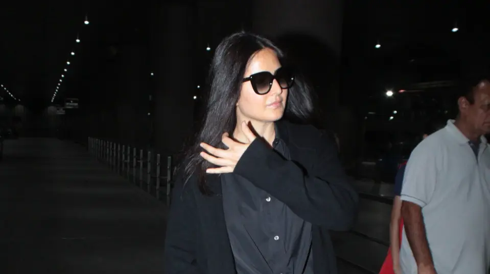 Katrina Kaif Puts Full Stop To Pregnancy Rumours As She Returns From London Vacation - Watch Katrina Kaif