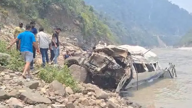 14 Dead As Tempo Falls Into Gorge on Rishikesh-Badrinath Highway, Ex-gratia of Rs 2 Lakh Announced Tragic accident in Uttarakhand claims 14 lives