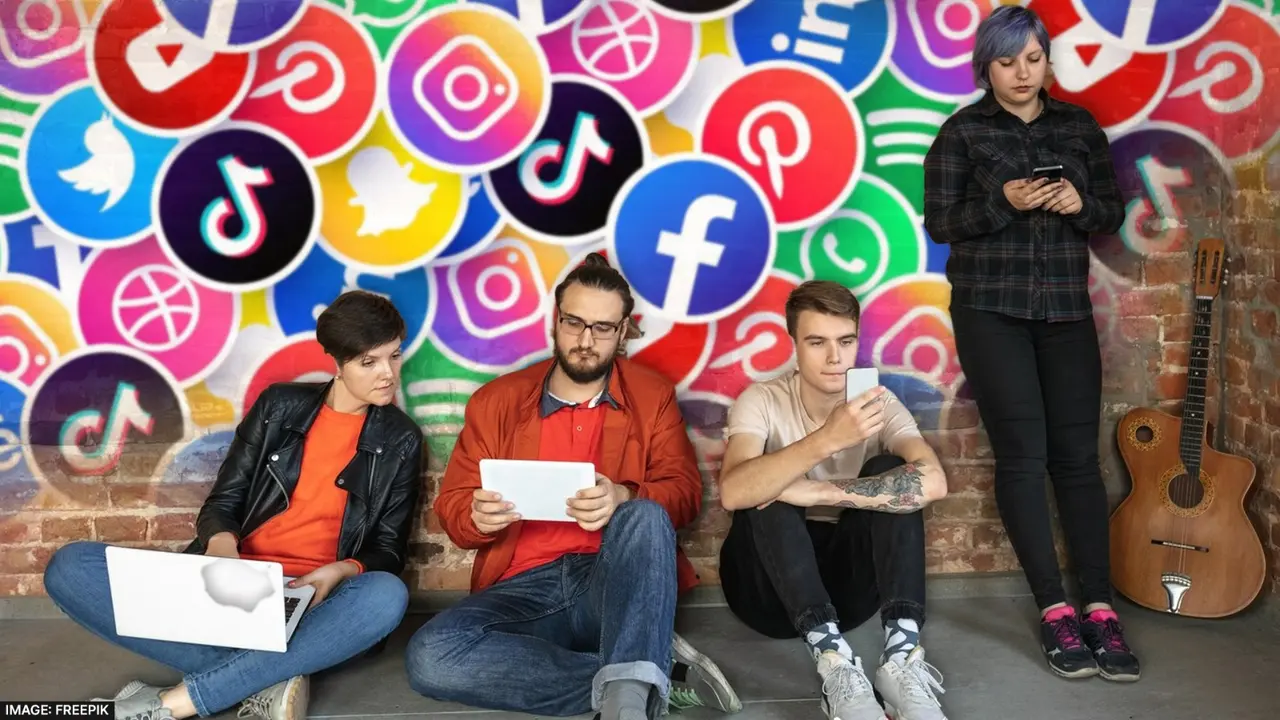 A Psychiatrist’s Perspective on Social Media Obsession, Decoding Its Dark Side