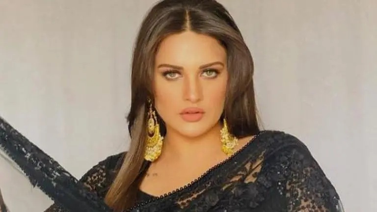 Himanshi Khurana shares new look from her track 'Soorma Bole' & shares details of teaser Himanshi Khurana