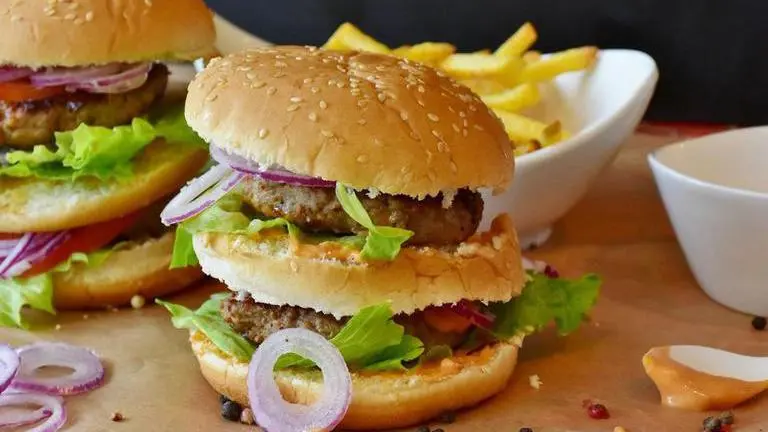Matt Stonie stuns internet again by eating king-size burger in just one minute; Watch Las Vegas