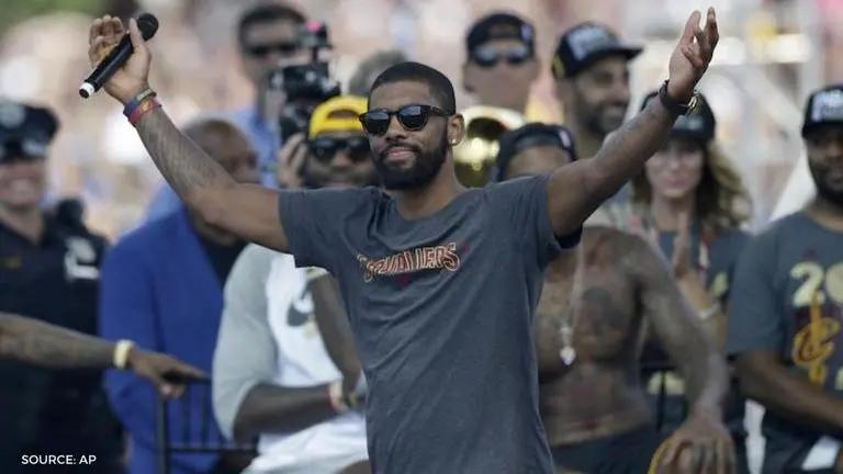 Kyrie Irving partying with Drake in Toronto? Nets star breaks NBA COVID-19 rules in video Kyrie Irving partying