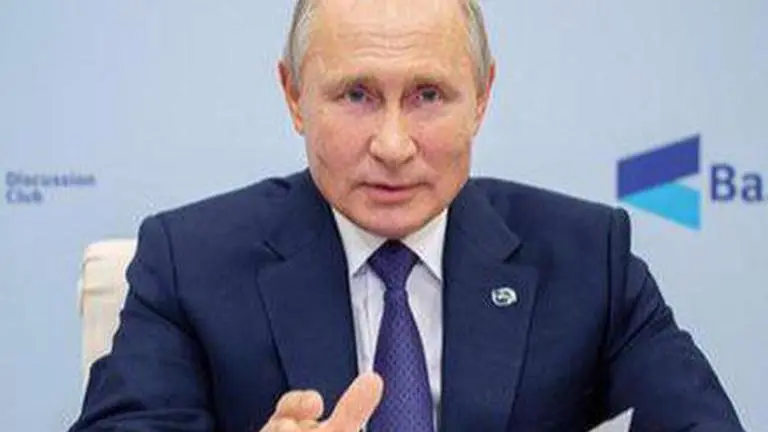 Russia hands opposition politician 2-year suspended sentence