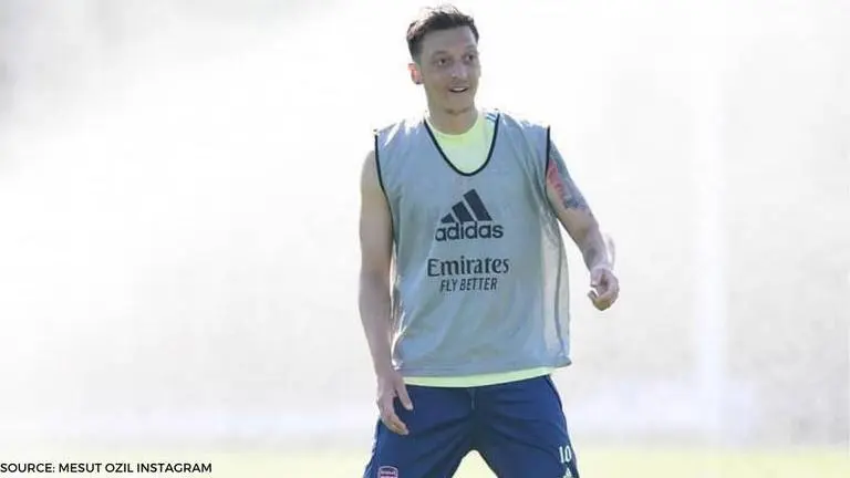 Mesut Ozil's agent SLAMS Arsenal on transfer, wage policies and Gunnersaurus controversy Mesut Ozil