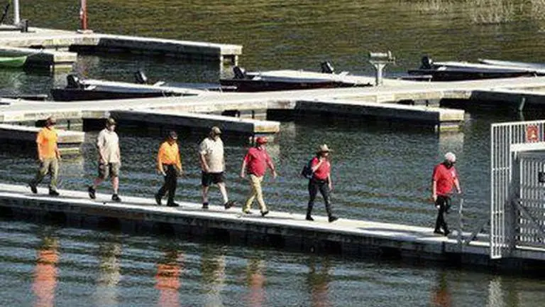 Authorities search south CA lake for Naya Rivera