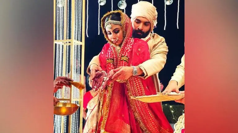 After Malayali wedding, Mouni Roy and Suraj Nambiar tie the knot as per Bengali rituals mouni roy