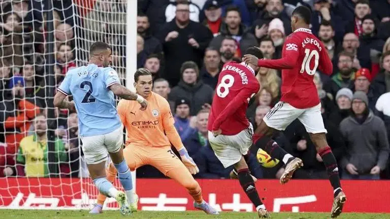 Former referee has his say on Bruno Fernandes' controversial goal against Manchester City Premier League: Manchester United vs Manchester City