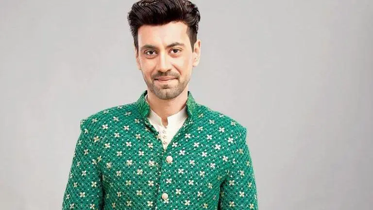 Karanvir Sharma's makeup room a favourite hangout for co-stars, here's why Karanvir Sharma