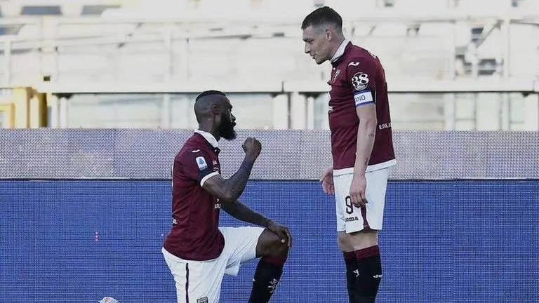 Serie A goalscorers take a knee in league blighted by racism Serie A