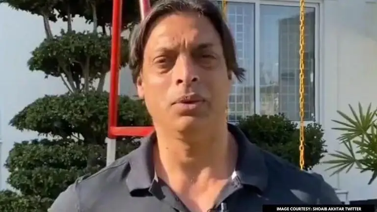Coronavirus: Shoaib Akhtar ridicules Pakistani public for not practising social distancing Coronavirus