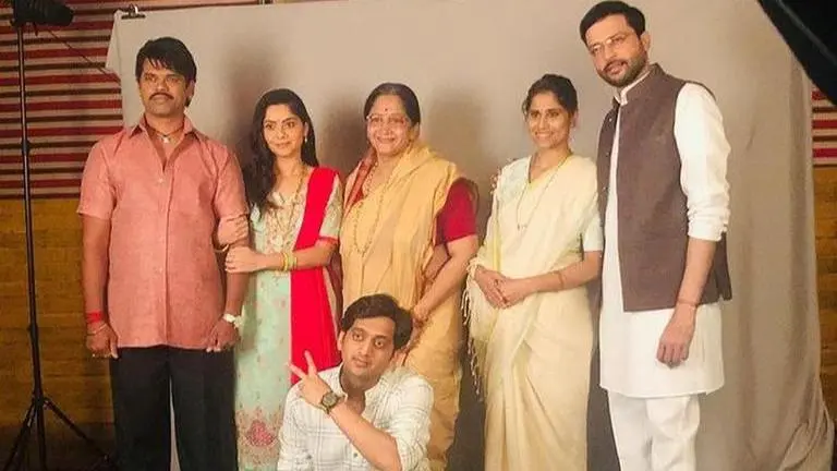 Sonalee Kulkarni of 'Dhurala' cast shares first look test photos with Siddharth Jadhav dhurala cast