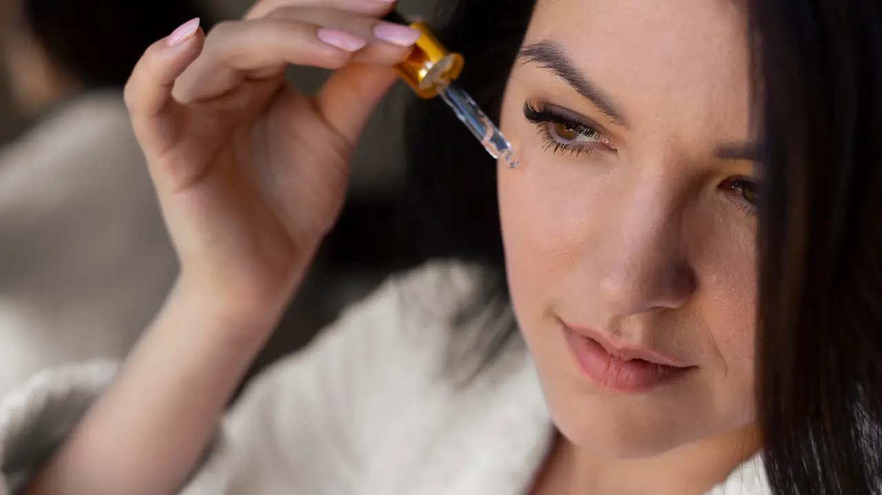 Essential Oils Suited For Dry Skin To Make Your Face Glow Essential Oils For Dry Skin