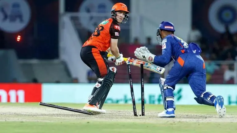 LSG vs SRH: Sunrisers Hyderabad head coach not happy with his team losing wickets in clumps Lara not happy with SRH losing wickets in clumps
