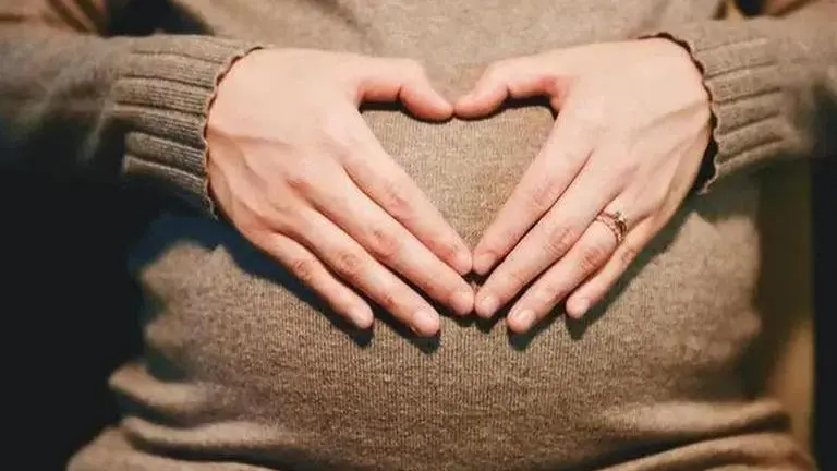 Couples opting for surrogacy to buy 3-yr health insurance for surrogate mothers: Govt