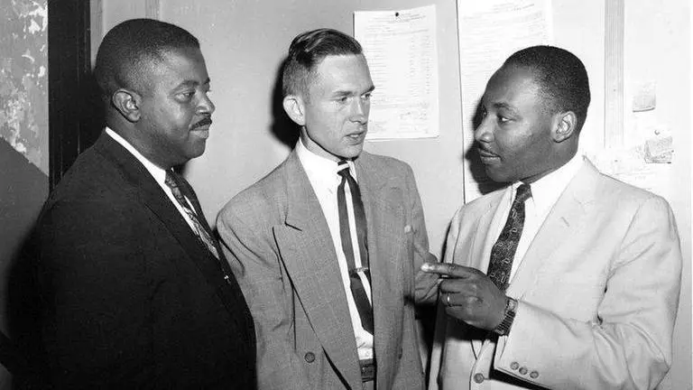 Graetz, white minister who supported '55 bus boycott, dies