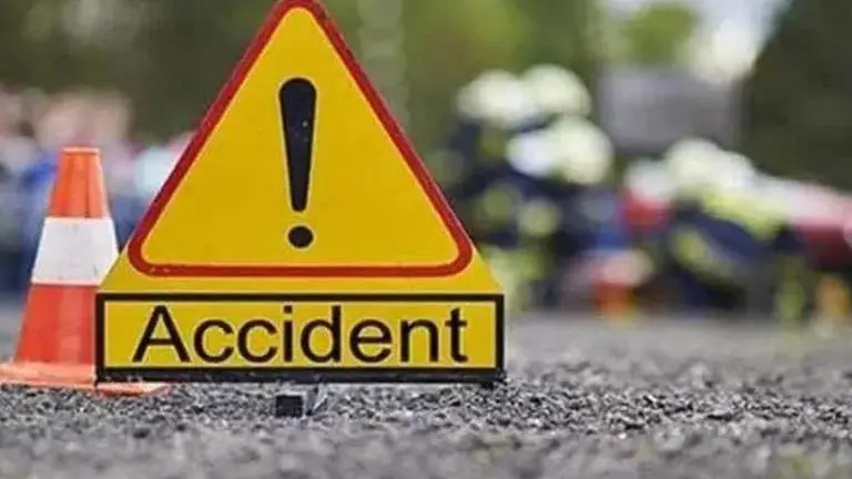 UP accident: 2 killed, 3 injured in Ballia; bodies sent for post-mortem UP accident: 2 killed, 3 injured in Ballia; bodies sent for post-mortem